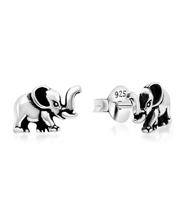Plain 925 Sterling silver stud earring.