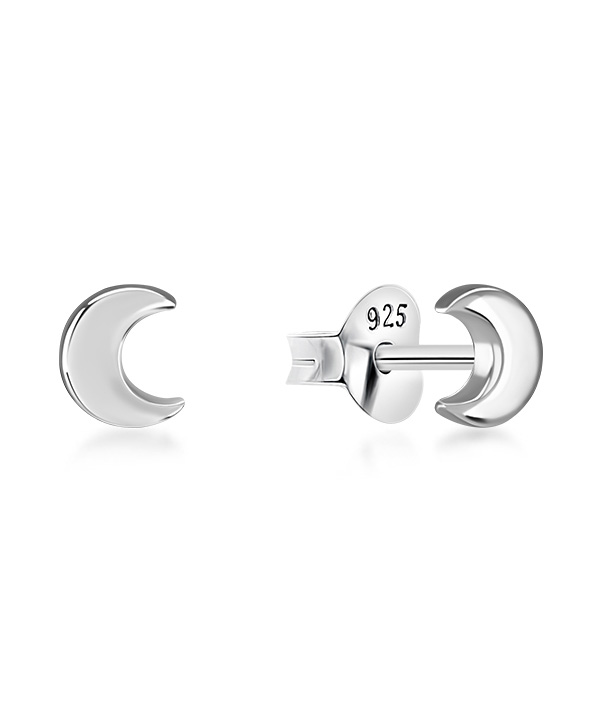 Plain 925 Sterling silver stud earring.