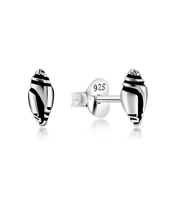 Plain 925 Sterling silver stud earring.