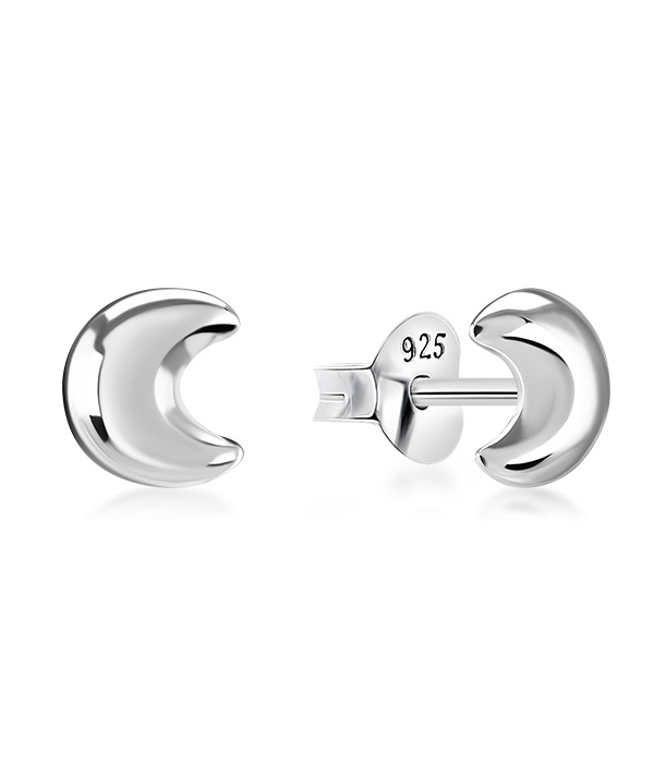 Plain 925 Sterling silver stud earring.