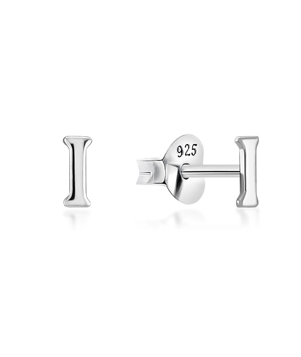 Plain 925 Sterling silver stud earring.