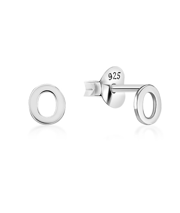 Plain 925 Sterling silver stud earring.