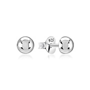 Plain 925 Sterling silver stud earring.