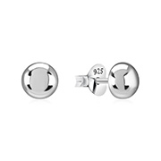 Plain 925 Sterling silver stud earring.