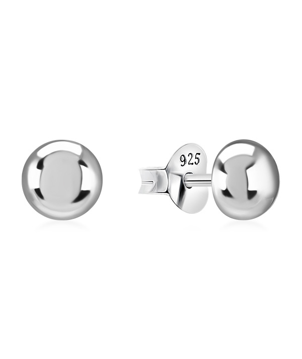 Plain 925 Sterling silver stud earring.