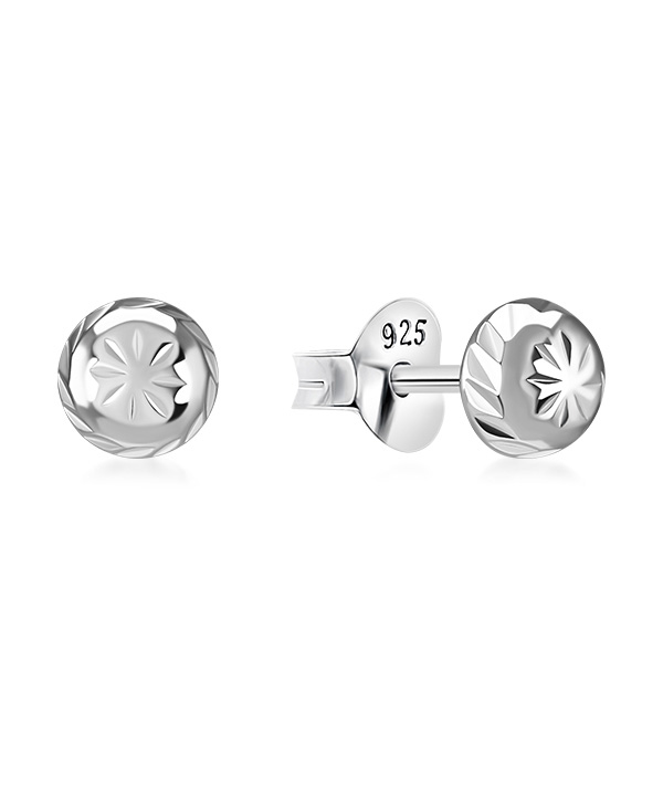 Plain 925 Sterling silver stud earring.