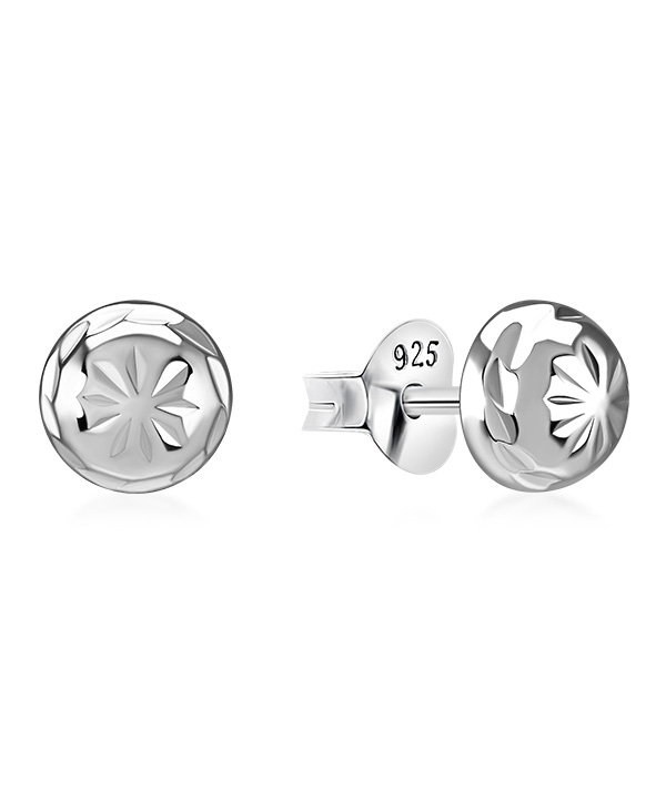 Plain 925 Sterling silver stud earring.