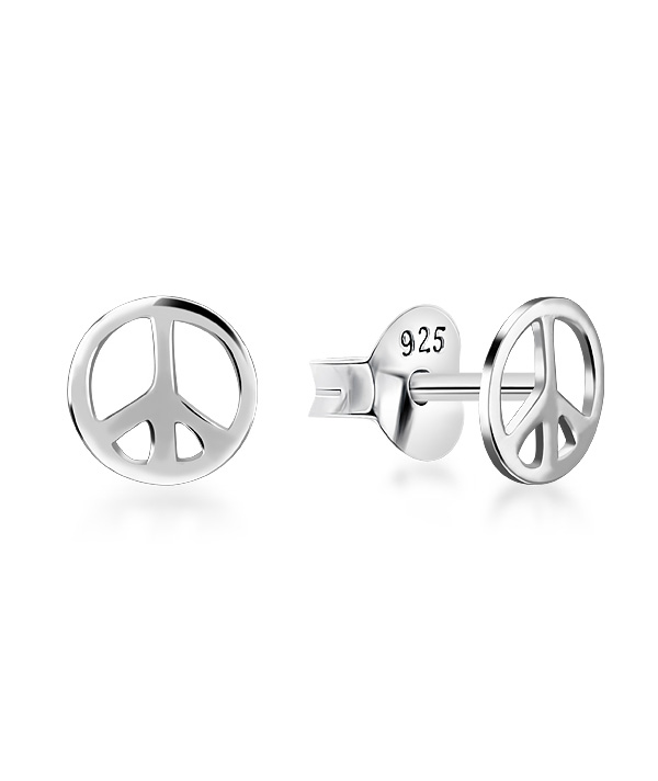 Plain 925 Sterling silver stud earring.