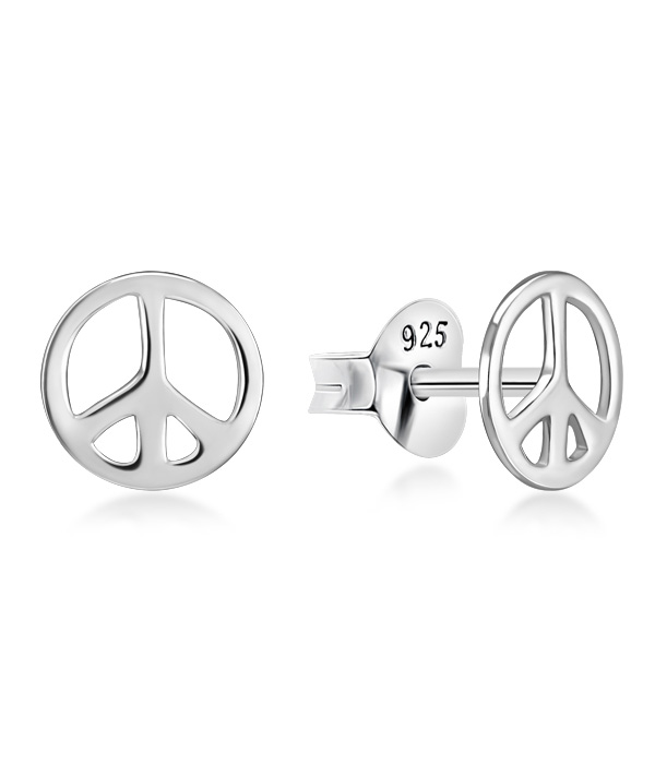 Plain 925 Sterling silver stud earring.