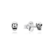 Plain 925 Sterling silver stud earring.