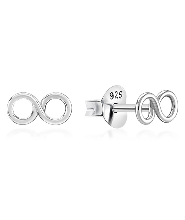 Plain 925 Sterling silver stud earring.