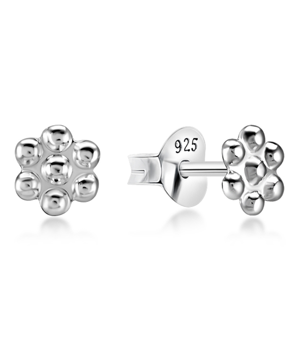 Plain 925 Sterling silver stud earring.