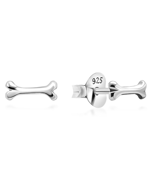 Plain 925 Sterling silver stud earring.