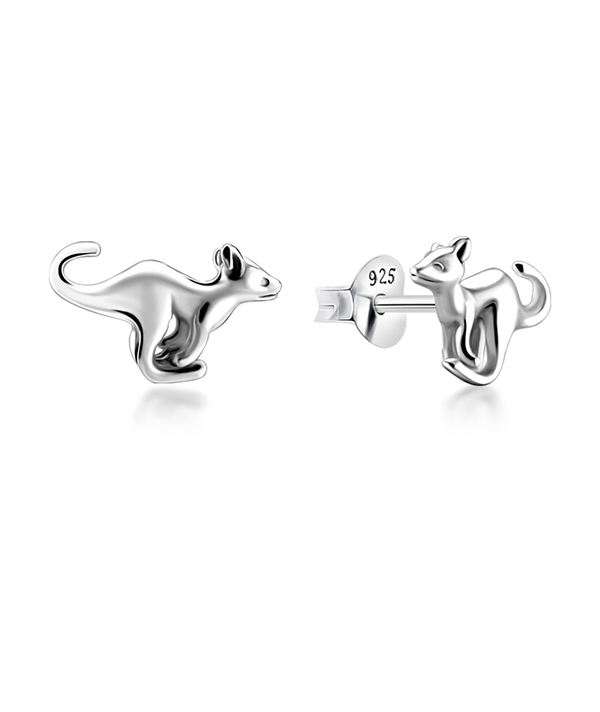 Plain 925 Sterling silver stud earring.