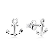 Plain 925 Sterling silver stud earring.