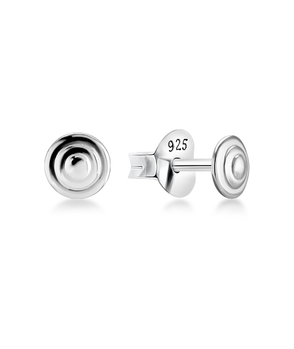 Plain 925 Sterling silver stud earring.