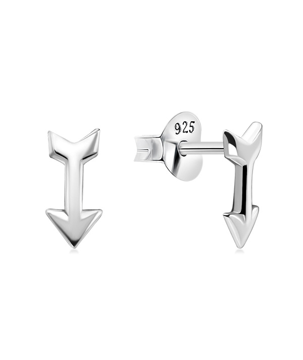 Plain 925 Sterling silver stud earring.