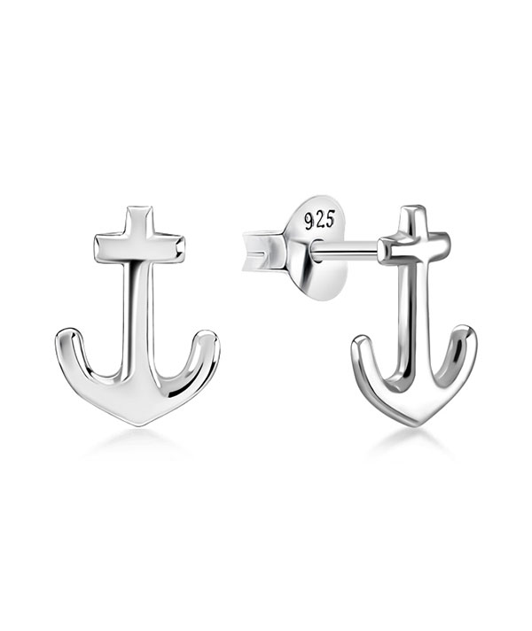 Plain 925 Sterling silver stud earring.