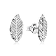 Plain 925 Sterling silver stud earring.