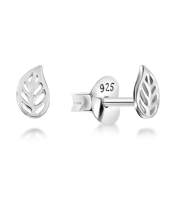 Plain 925 Sterling silver stud earring.