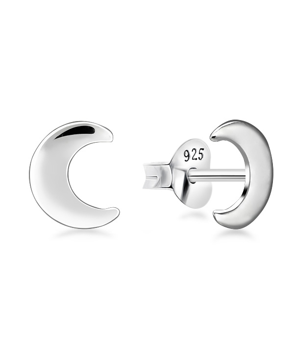 Plain 925 Sterling silver stud earring.