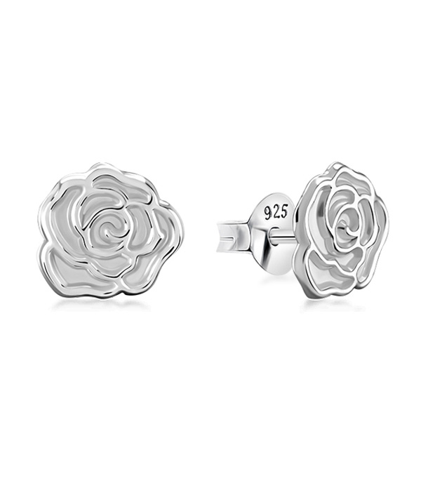 Plain 925 Sterling silver stud earring.