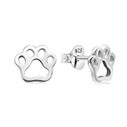 Plain 925 Sterling silver stud earring.
