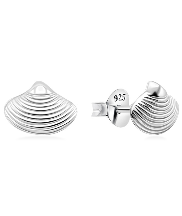 Plain 925 Sterling silver stud earring.