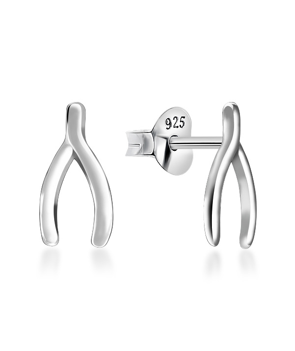 Plain 925 Sterling silver stud earring.