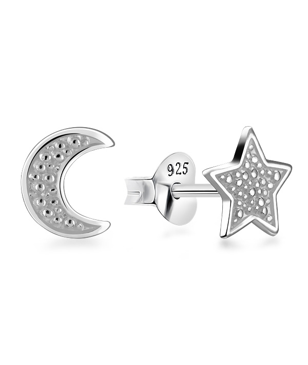 Plain 925 Sterling silver stud earring.