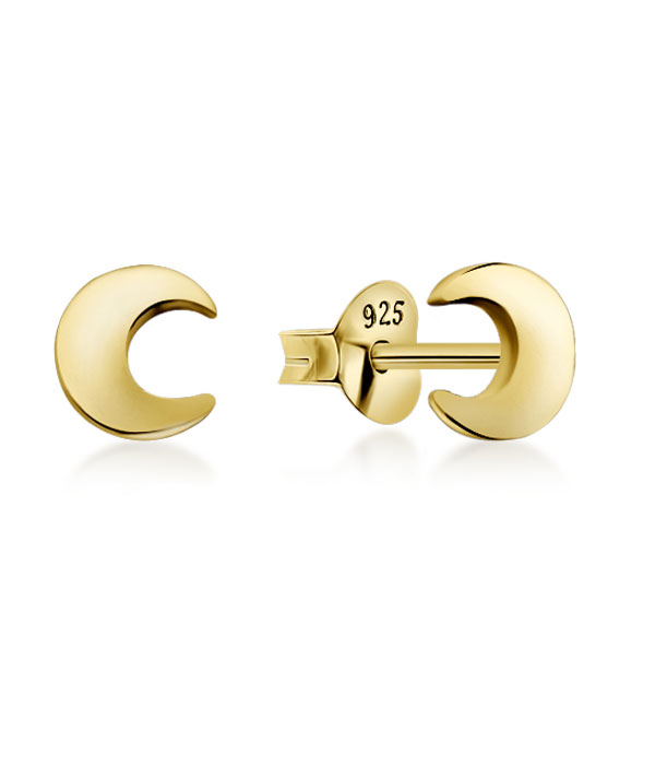 Plain gold plated sterling silver stud.