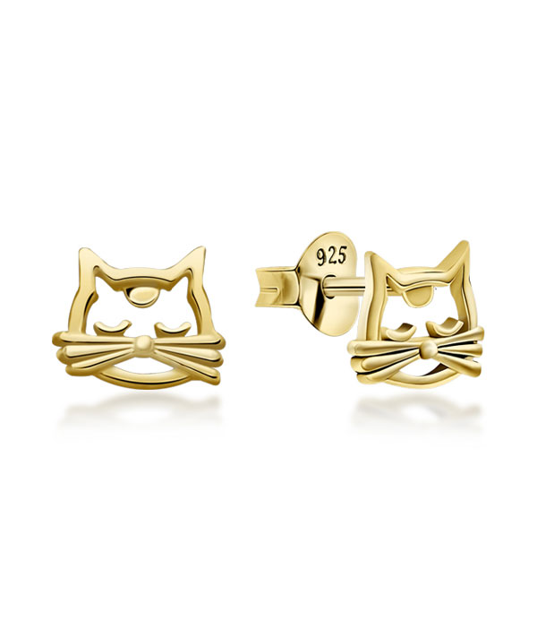 Plain gold plated sterling silver stud.