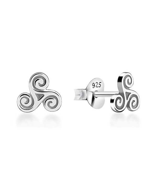 Plain 925 Sterling silver stud earring.