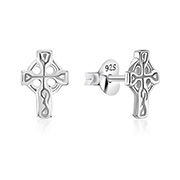 Plain 925 Sterling silver stud earring.