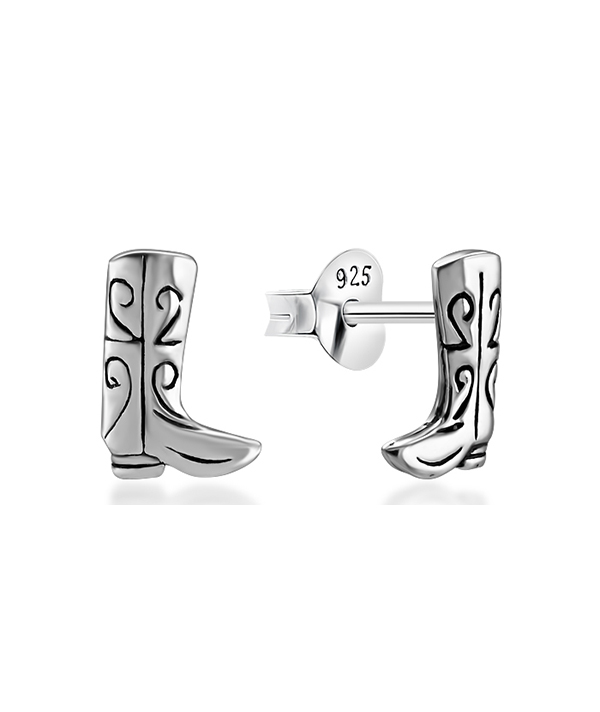 Plain 925 Sterling silver stud earring.