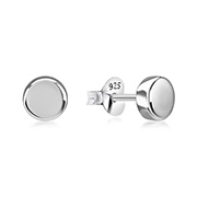 Plain 925 Sterling silver stud earring.