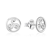 Plain 925 Sterling silver stud earring.