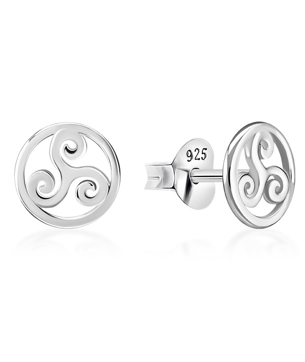 Plain 925 Sterling silver stud earring.