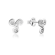 Plain 925 Sterling silver stud earring.