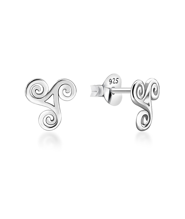 Plain 925 Sterling silver stud earring.