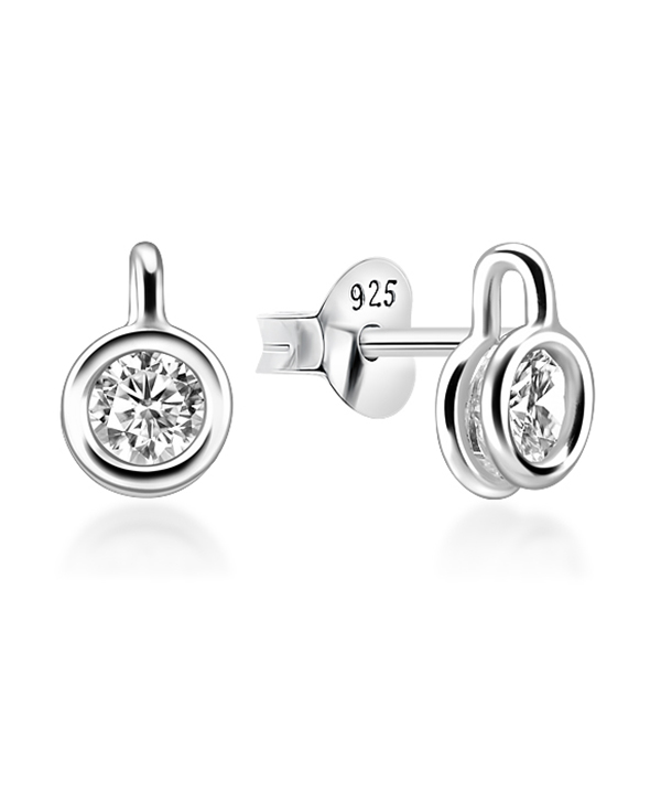 925 Sterling silver earring with cubic zircon.