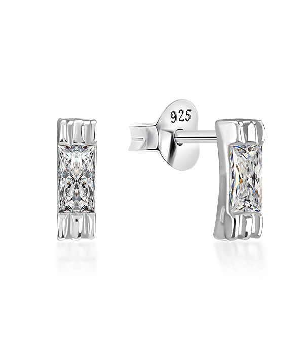 925 Sterling silver stud with cubic zircon.