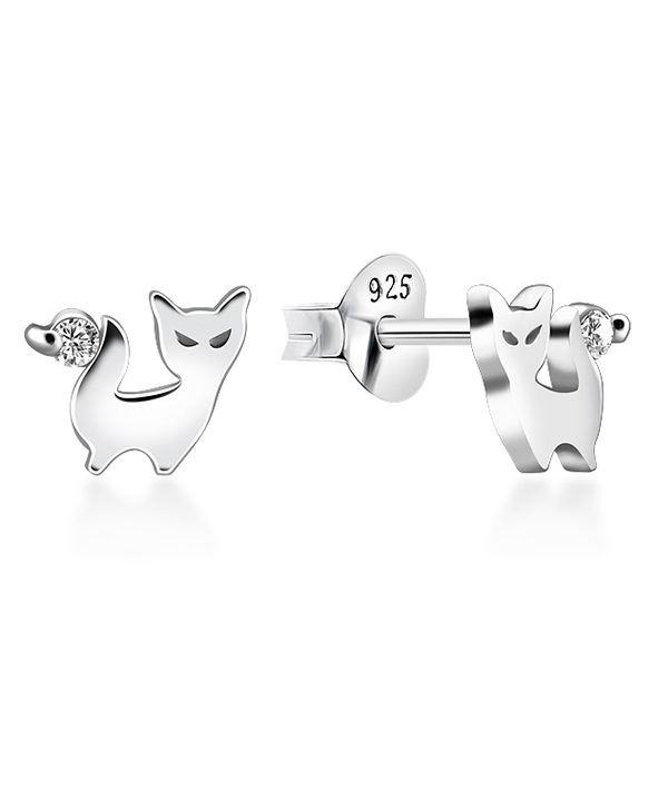 925 Sterling silver earring with cubic zircon.