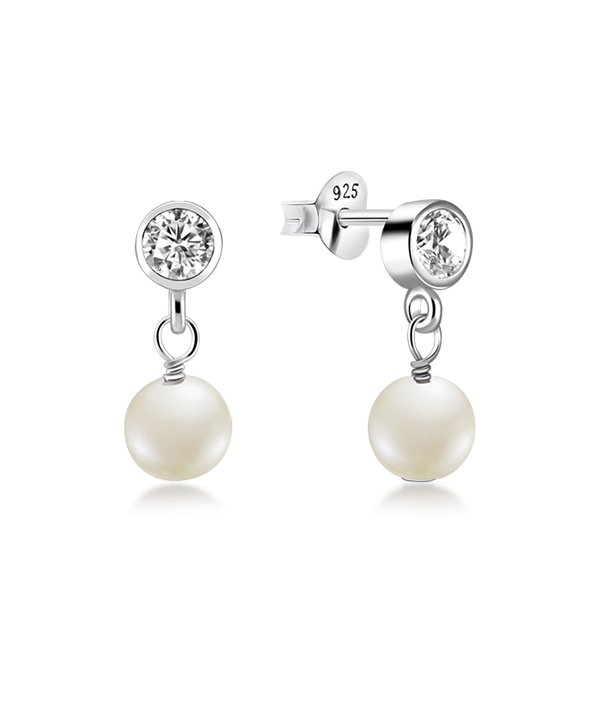 925 Sterling silver stud with cubic zircon.