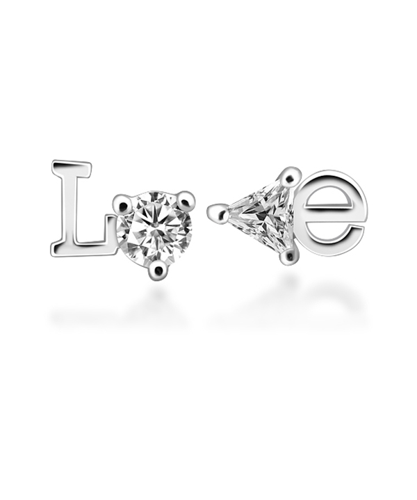 925 Sterling silver earring with cubic zircon.