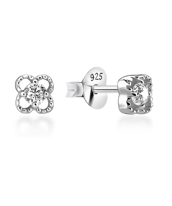 925 Sterling silver earring with cubic zircon.