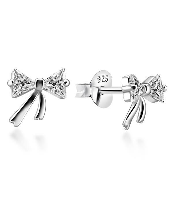 925 Sterling silver earring with cubic zircon.