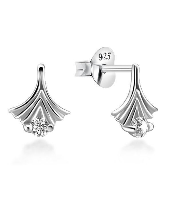 925 Sterling silver earring with cubic zircon.