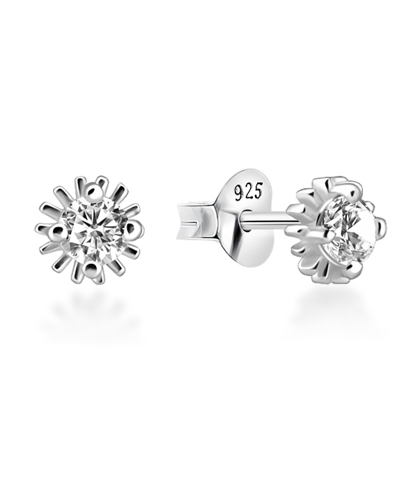 925 Sterling silver earring with cubic zircon.