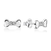 925 Sterling silver earring with cubic zircon.